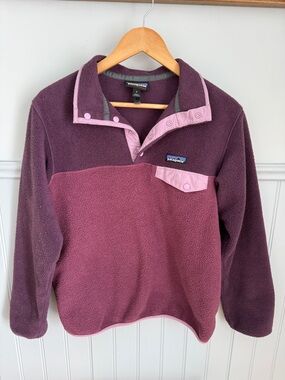 Patagonia Women’s Snap-T Fleece Pullover in Plum and Light Pink
